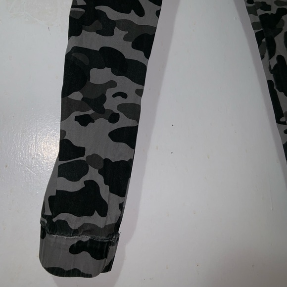 Footlocker Camo Pants - Picture 2 of 2
